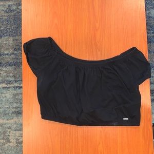 Black crop top